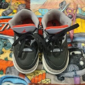 Nike Kids Black and Gray Sneakers with Red Accent